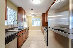 1005 E Cavalier Dr, Phoenix, AZ 85014 - Photo 7