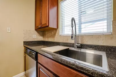 1005 E Cavalier Drive, Phoenix, AZ 85014 - Photo 11