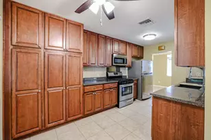 1005 E Cavalier Dr, Phoenix, AZ 85014 - Photo 9