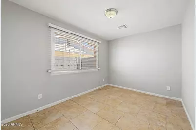 808 E Desert Drive N, Phoenix, AZ 85042 - Photo 9