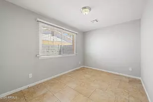 808 E Desert Dr N, Phoenix, AZ 85042 - Photo 9