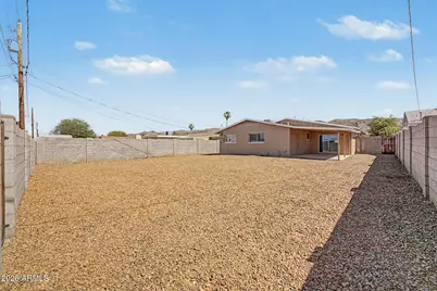 808 E Desert Drive N, Phoenix, AZ 85042 - Photo 17