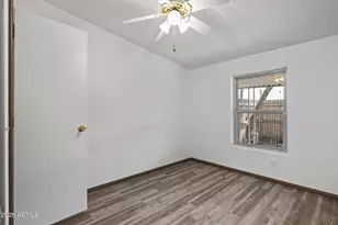 233 E Michelle Dr, Phoenix, AZ 85022 - Photo 35