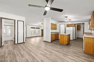 233 E Michelle Dr, Phoenix, AZ 85022 - Photo 23