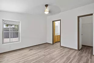 233 E Michelle Dr, Phoenix, AZ 85022 - Photo 29