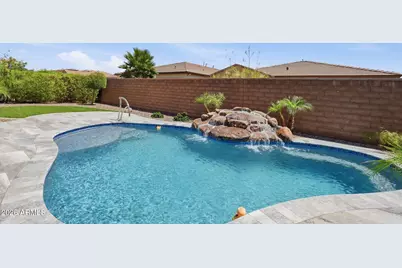 121 E Alcatara Avenue, Queen Creek, AZ 85140 - Photo 5
