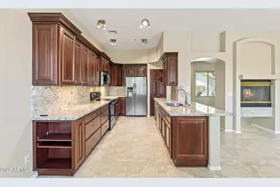 9343 E Windrose Drive, Scottsdale, AZ 85260 - Photo 19