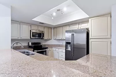 4021 E Laurel Lane NE, Phoenix, AZ 85028 - Photo 15