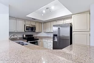 4021 E Laurel Ln NE, Phoenix, AZ 85028 - Photo 15