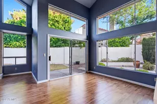 4021 E Laurel Ln NE, Phoenix, AZ 85028 - Photo 9