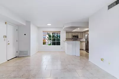 4021 E Laurel Lane NE, Phoenix, AZ 85028 - Photo 17