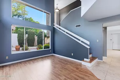 4021 E Laurel Lane NE, Phoenix, AZ 85028 - Photo 11