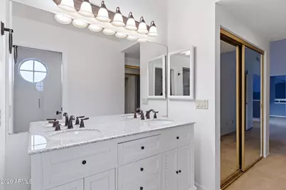 4021 E Laurel Lane NE, Phoenix, AZ 85028 - Photo 27