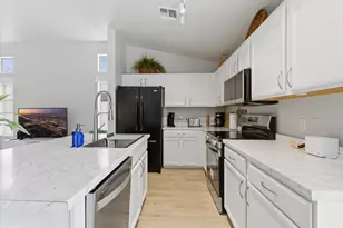 2250 E Deer Valley Rd, Phoenix, AZ 85024 - Photo 5