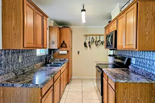 303 Cochise Ln, Bisbee, AZ 85603 - Photo 5
