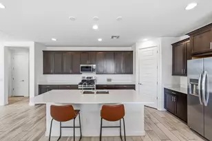 2053 W Sienna Bouquet Pl, Phoenix, AZ 85085 - Photo 7