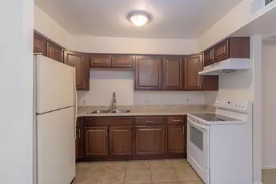 2807 E Le Marche Avenue #Apt 103, Phoenix, AZ 85032 - Photo 3