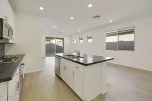 14667 W Surrey Dr, Surprise, AZ 85379 - Photo 9
