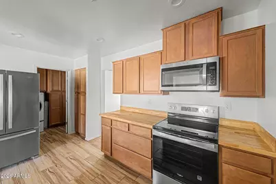 13606 N 110th Avenue #15B, Sun City, AZ 85351 - Photo 11