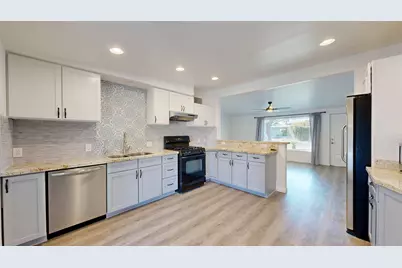 4537 E Devonshire Avenue, Phoenix, AZ 85018 - Photo 9