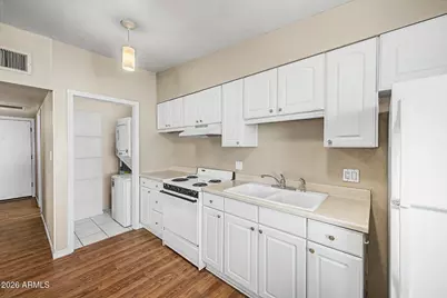 10405 W Peoria Avenue, Sun City, AZ 85351 - Photo 13