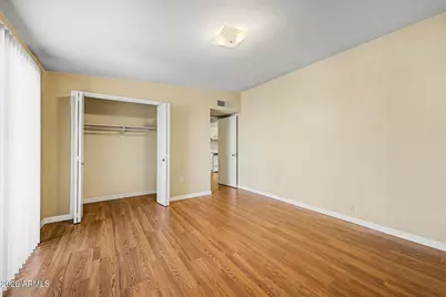 10405 W Peoria Avenue, Sun City, AZ 85351 - Photo 15
