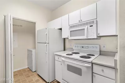 3302 N 7th Street #Unit 327, Phoenix, AZ 85014 - Photo 13
