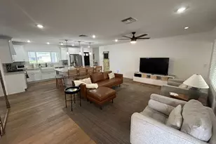 4016 E Avalon Dr, Phoenix, AZ 85018 - Photo 7