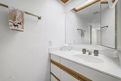 10410 N Cave Creek Road #2210, Phoenix, AZ 85020 - Photo 21