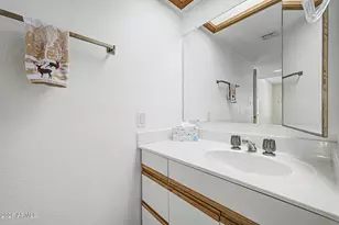 10410 N Cave Creek Rd, Phoenix, AZ 85020 - Photo 21