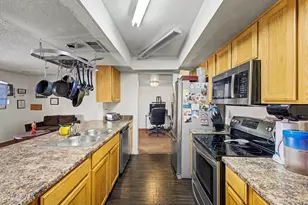 13823 N 34th Ave, Phoenix, AZ 85053 - Photo 11