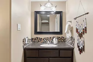 9033 W Patrick Ln, Peoria, AZ 85383 - Photo 7