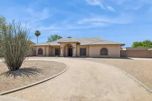 9033 W Patrick Ln, Peoria, AZ 85383 - Photo 3