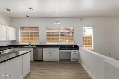 4327 E Sands Drive, Phoenix, AZ 85050 - Photo 11