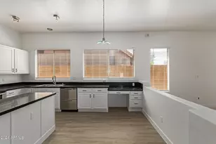 4327 E Sands Dr, Phoenix, AZ 85050 - Photo 11