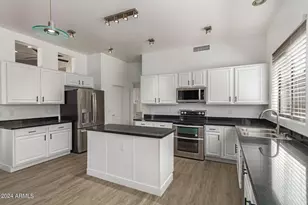 4327 E Sands Dr, Phoenix, AZ 85050 - Photo 13
