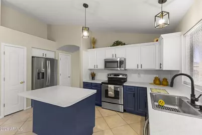 13159 W Port Royale Lane, Surprise, AZ 85379 - Photo 3