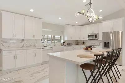 1826 W Oraibi Drive, Phoenix, AZ 85027 - Photo 9