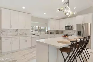 1826 W Oraibi Dr, Phoenix, AZ 85027 - Photo 9