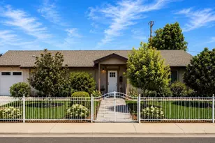 1826 W Oraibi Dr, Phoenix, AZ 85027 - Photo 1