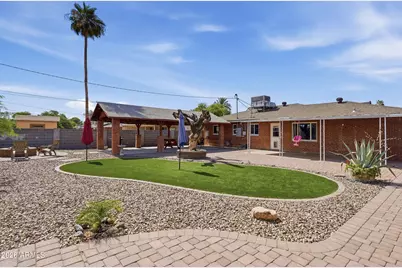 2345 E Heatherbrae Drive, Phoenix, AZ 85016 - Photo 11