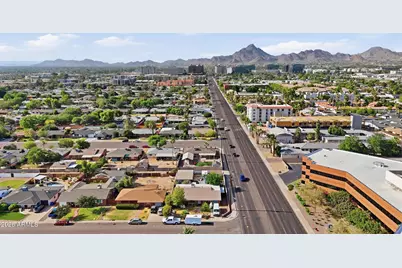 2345 E Heatherbrae Drive, Phoenix, AZ 85016 - Photo 13