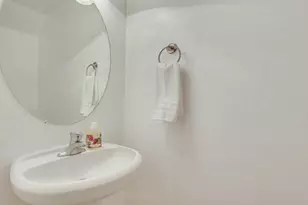 3430 E Avalon Dr, Phoenix, AZ 85018 - Photo 9