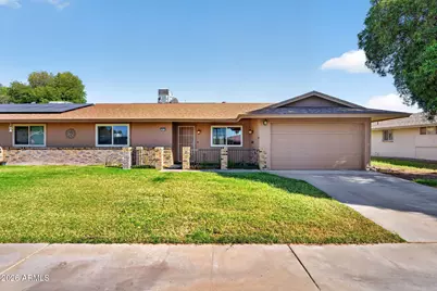 10413 W Roundelay Circle, Sun City, AZ 85351 - Photo 1
