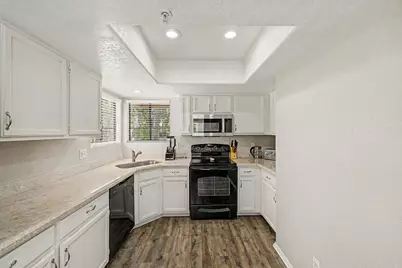 6885 E Cochise Road #Apt 229, Paradise Valley, AZ 85253 - Photo 11