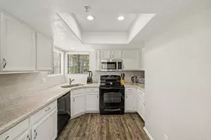 6885 E Cochise Rd, Paradise Valley, AZ 85253 - Photo 11