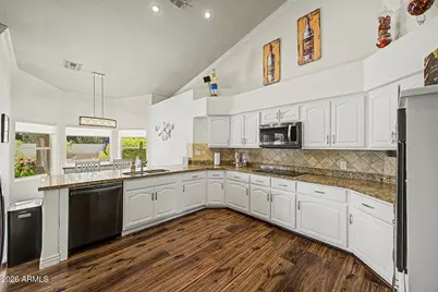 4637 W Misty Willow Lane, Glendale, AZ 85310 - Photo 5