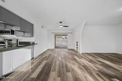 7809 W Monterey Way, Phoenix, AZ 85033 - Photo 11