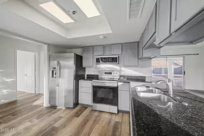7809 W Monterey Way, Phoenix, AZ 85033 - Photo 15