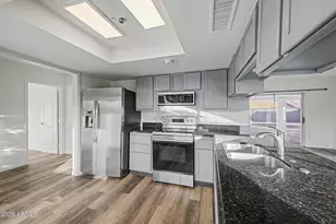 7809 W Monterey Way, Phoenix, AZ 85033 - Photo 15